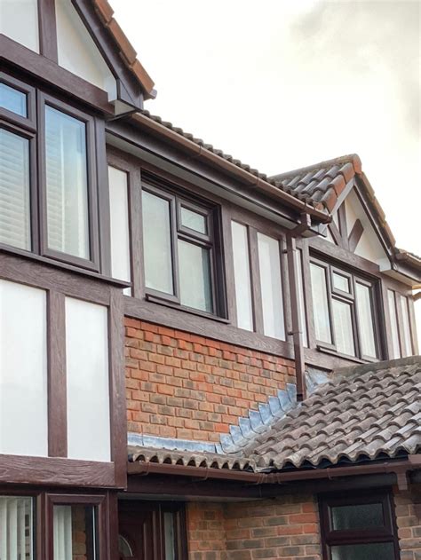 mock tudor cladding meaning.